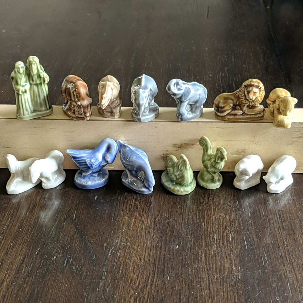 Vintage Red Rose Tea Wade Whimsy Figurines